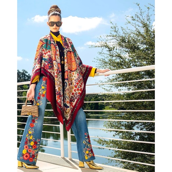 Alice + Olivia Gorgeous Floral Embroidered Wide Leg Jeans - Picture 6 of 17